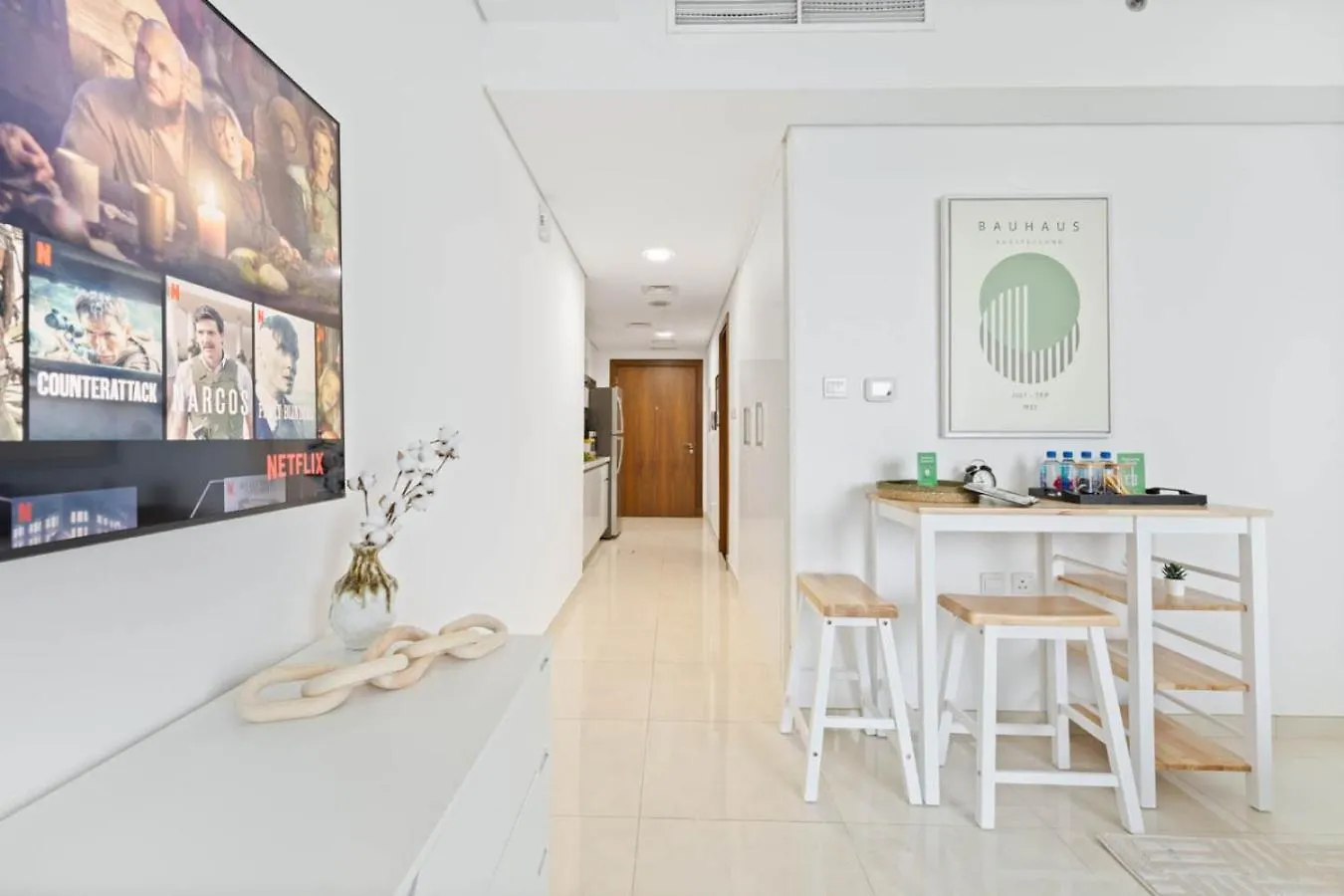 Cozy Studio 7 Minutes From Dubai Mail