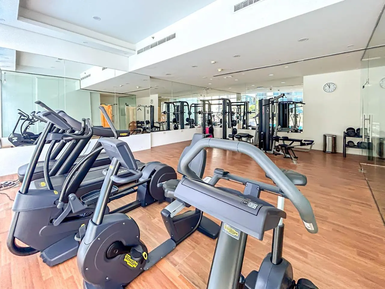 Cozy Studio 7 Minutes From Dubai Mail 0*,  United Arab Emirates