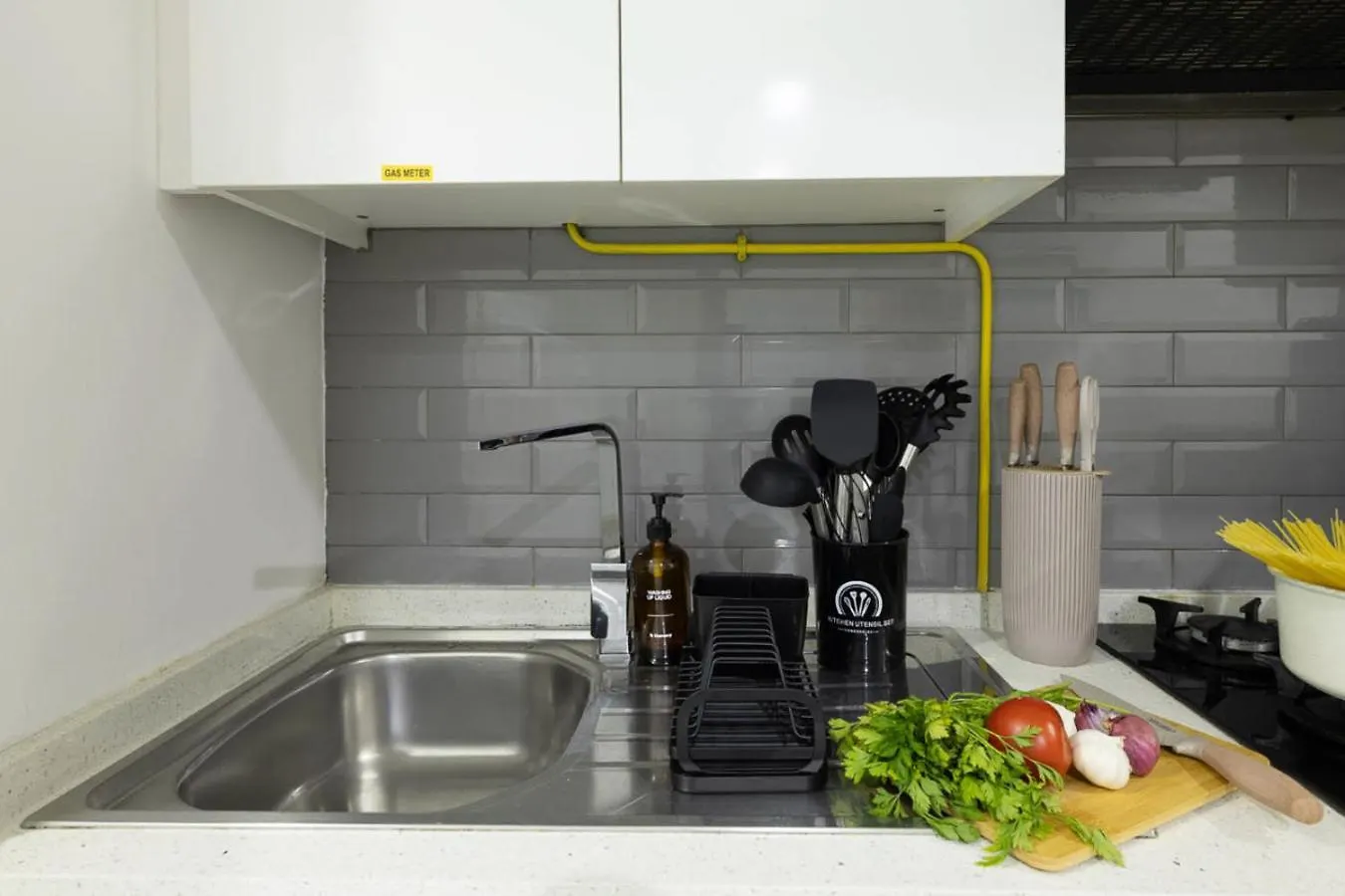 Cozy Studio 7 Minutes From Dubai Mail Apartment