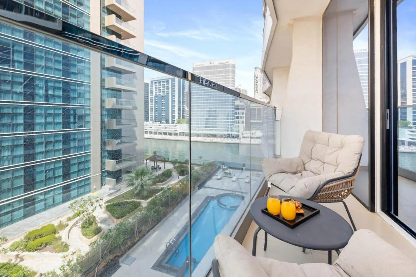 Cozy Studio 7 Minutes From Dubai Mail Appartamento